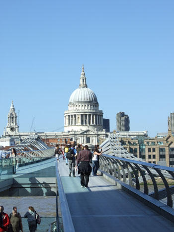 St. Paul´s Cathedral von den Millenium Bridge gesehen